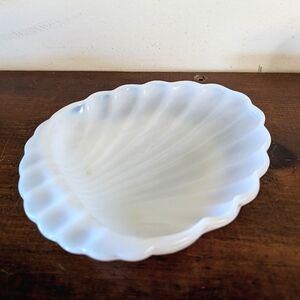 Vintage Milk Glass Clam Shell Hazel-Atlas Soap Trinket Dish Translucent White